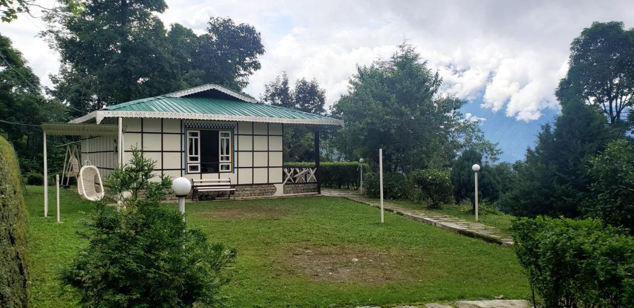 The Nettle And Fern Farmstay Pelling Exterior photo