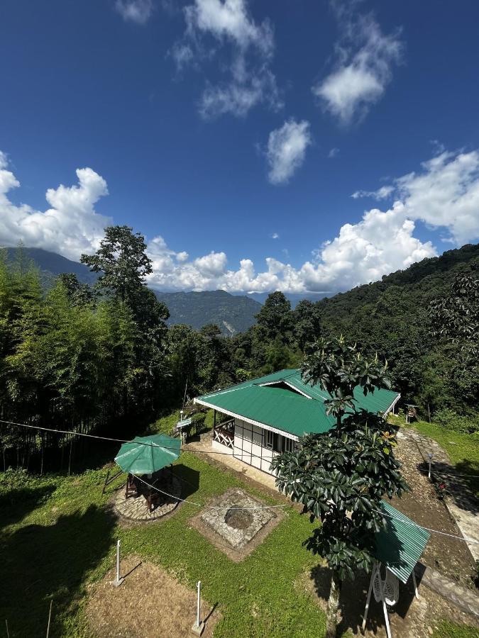 The Nettle And Fern Farmstay Pelling Exterior photo