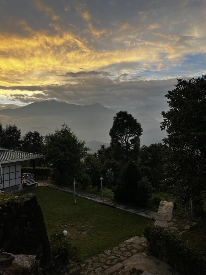 The Nettle And Fern Farmstay Pelling Exterior photo